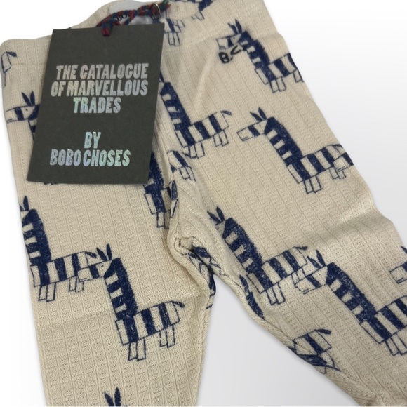 NEW with tags
Bobo Choses Zebra Leggings 
Size: 3-6 Months 
Colour: Cream - Picture 2 of 2